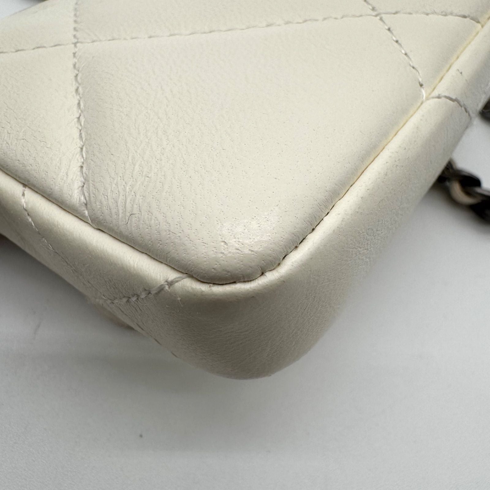 Chanel Shoulder Bag Chain Wallet Quilted CC Logo White with Shield Card — view 9