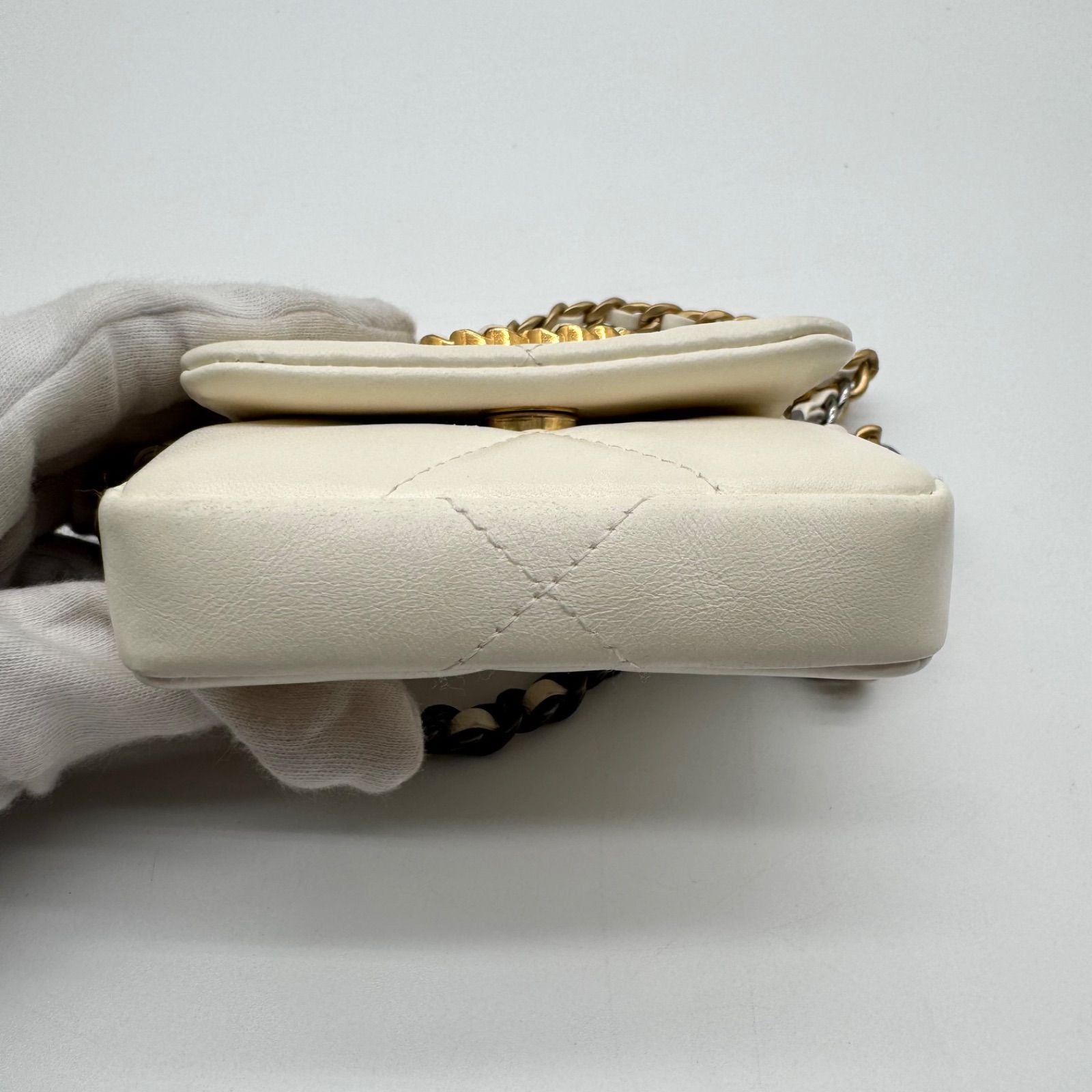 Chanel Shoulder Bag Chain Wallet Quilted CC Logo White with Shield Card — view 6
