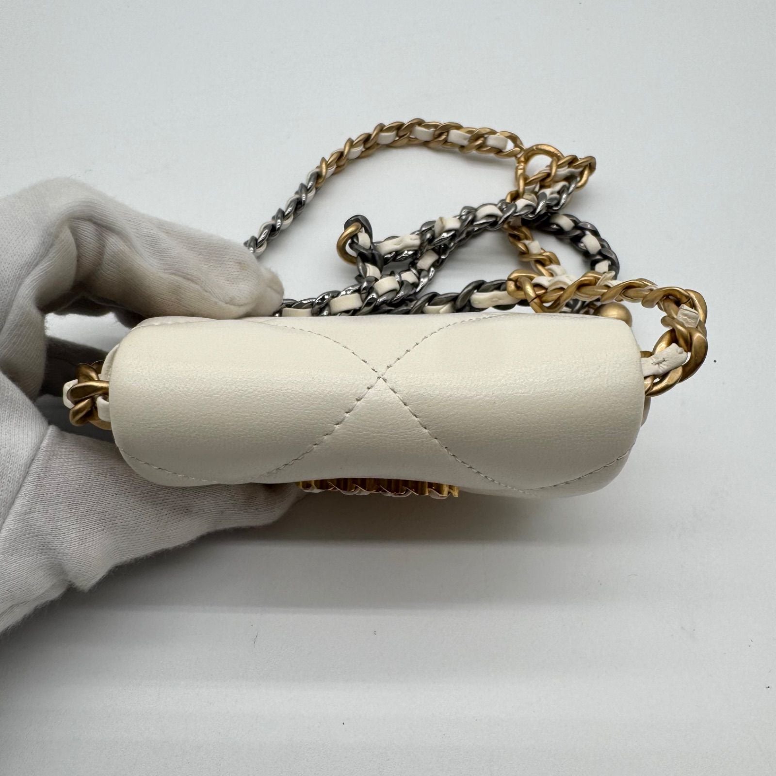 Chanel Shoulder Bag Chain Wallet Quilted CC Logo White with Shield Card — view 5