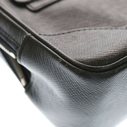 Louis Vuitton Taiga Leather Pavel Clutch Black