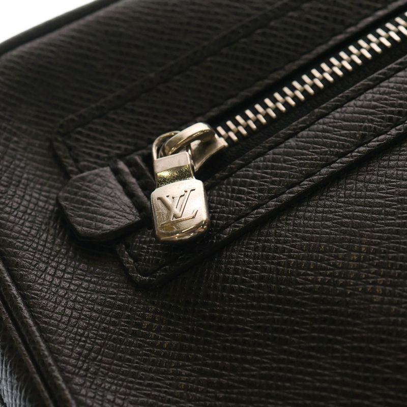 Louis Vuitton Taiga Leather Pavel Clutch Black