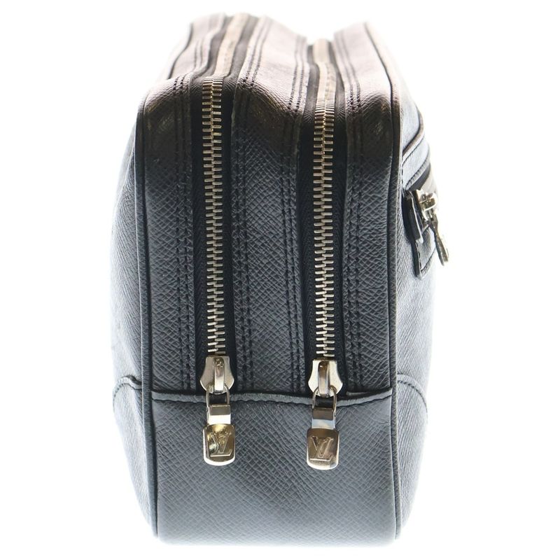 Louis Vuitton Taiga Leather Pavel Clutch Black