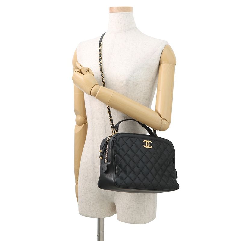 Chanel Chain Shoulder Bag Quilted CC Logo Vanity Lambskin Black 2-Way