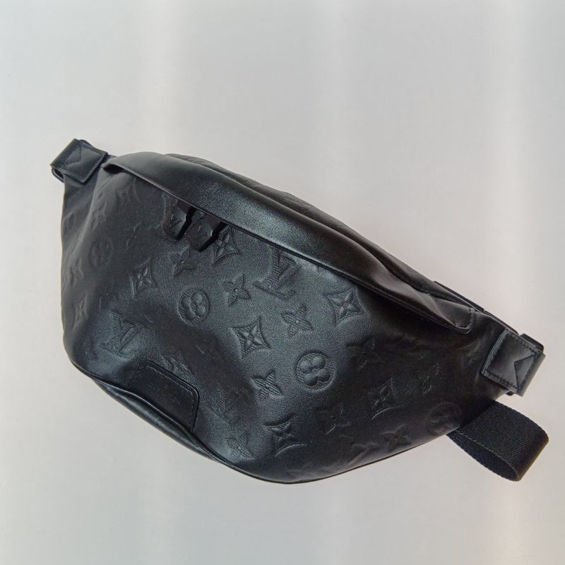 Louis Vuitton Monogram Shadow Discovery Bum Bag PM Black Nfc