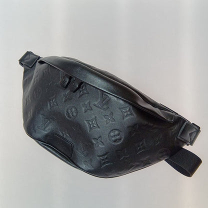 Louis Vuitton Monogram Shadow Discovery Bum Bag PM Black Nfc