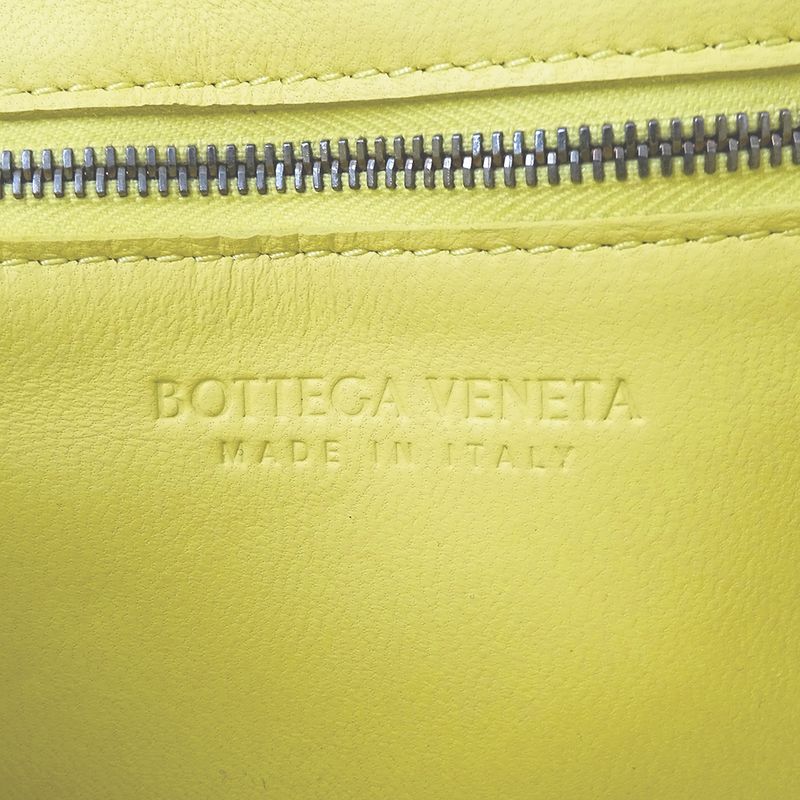 Bottega Veneta Shoulder Bag Cassette Classic Maxi