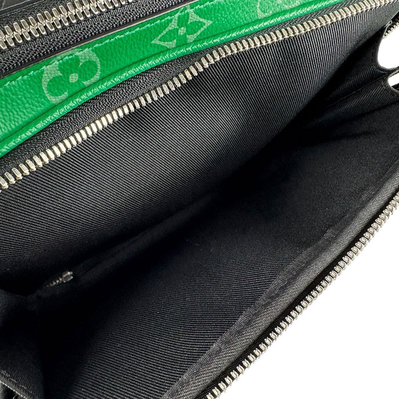 Louis Vuitton Shoulder Bag Taigarama Alpha Veil