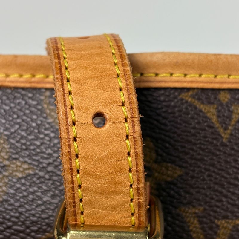 Louis Vuitton Bucket GM Shoulder Bag