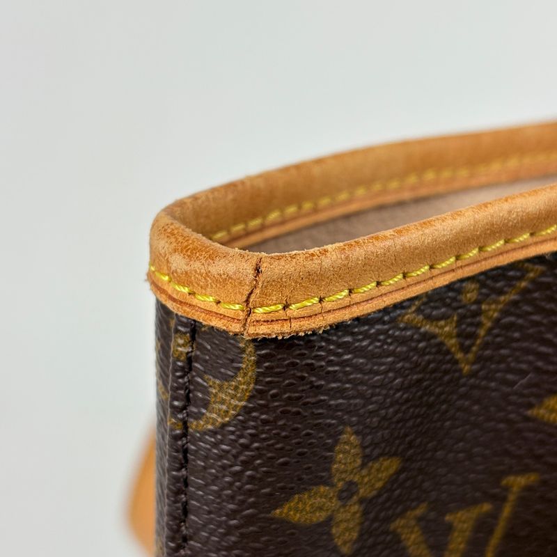 Louis Vuitton Bucket GM Shoulder Bag