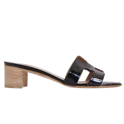 Hermes Sandals Oasis Logo Enamel Leather Heels