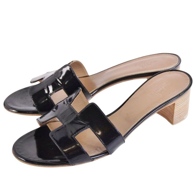 Hermes Sandals Oasis Logo Enamel Leather Heels