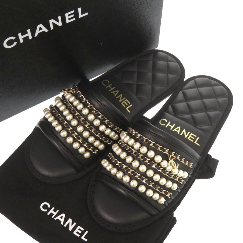 Chanel CC Logo Flat Sandals with Chain XS Gold Leather