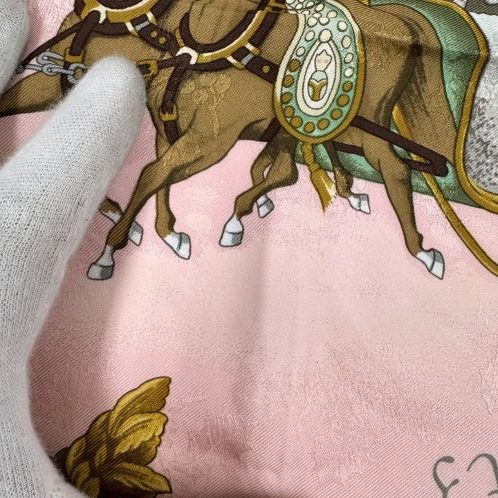Hermes Carre 90? Feathers and Bells? Plumes Et Grelots Pink