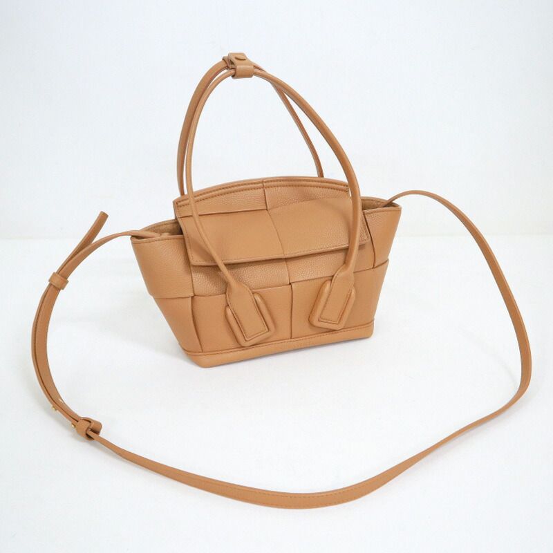 Bottega Veneta Mini Arco 2-Way Bag Leather Camel Gold :camel