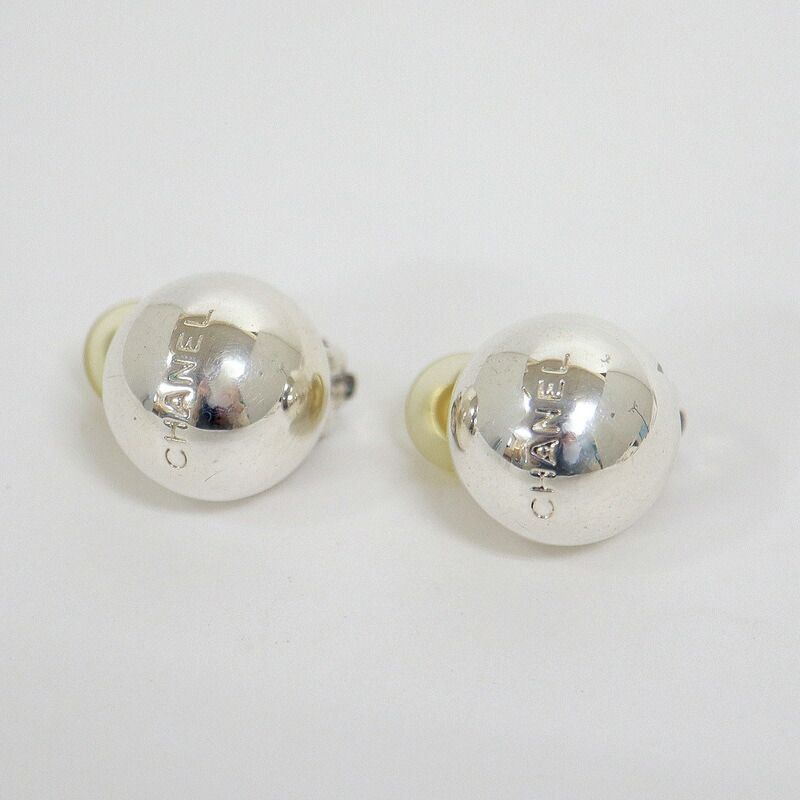 Chanel Round Earrings :silver