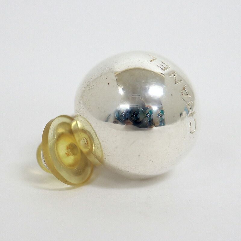 Chanel Round Earrings :silver