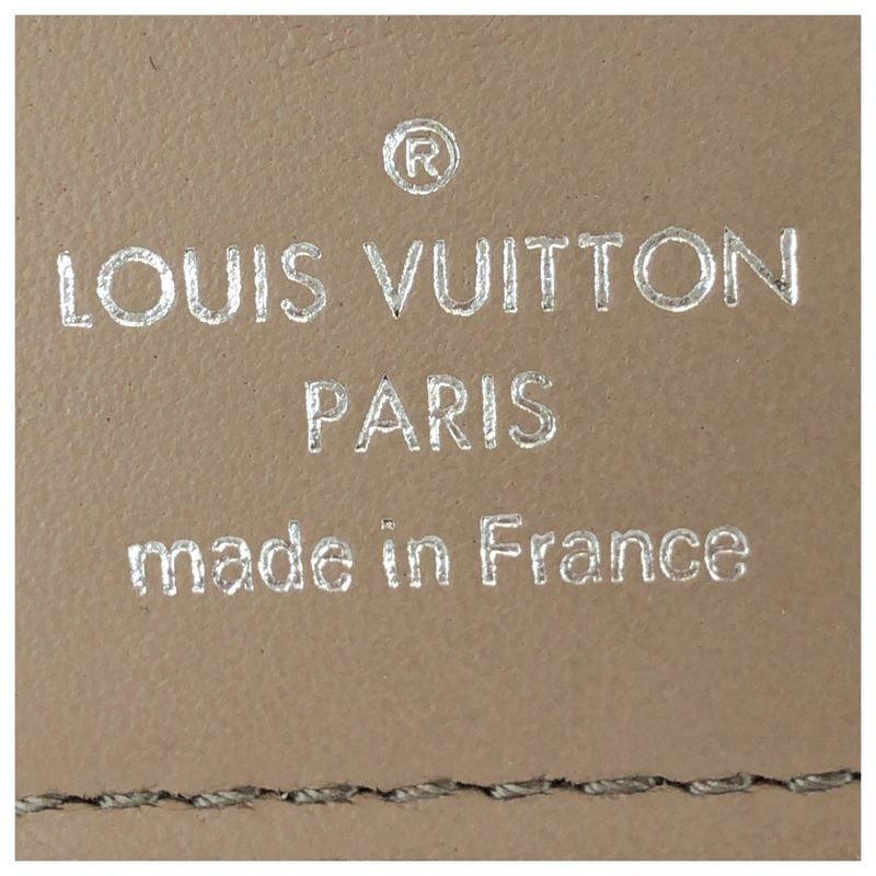 Louis Vuitton Portefeuille Capucines Compact Pink Silver Leather