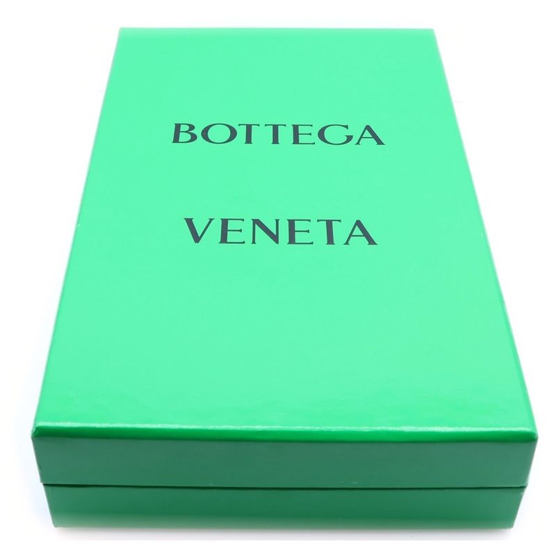 Bottega Veneta Maxi Intrecciato Cassette Wallet Zip Around