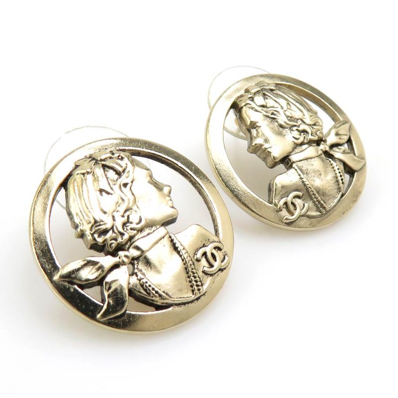 Chanel Earrings Gold