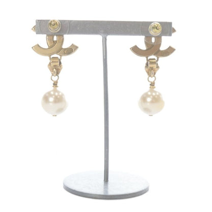 Chanel CC Logo Pearl Earrings Gold Color
