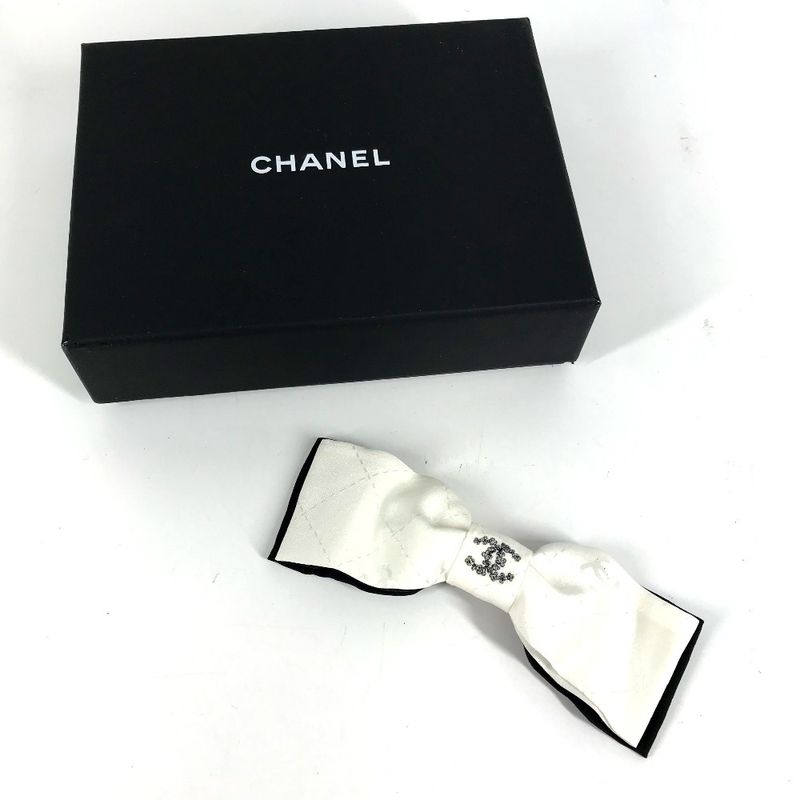 Chanel Barrette CC Logo Ribbon Silk White Hair Accessory Hair Clip