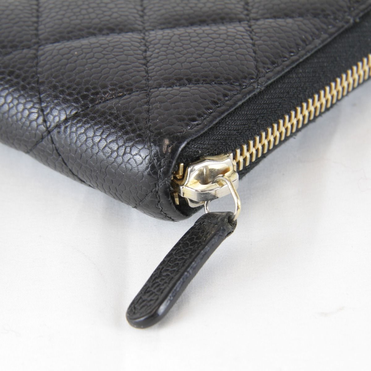 Chanel Quilted Caviar Leather Round Zip Wallet Black Grain — view 5