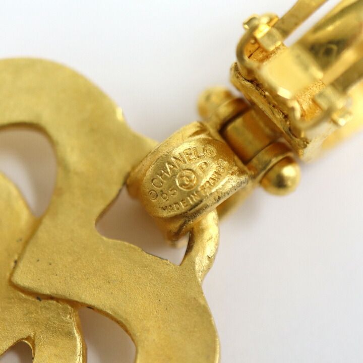 Chanel Vintage CC Logo Earrings Motif — view 7