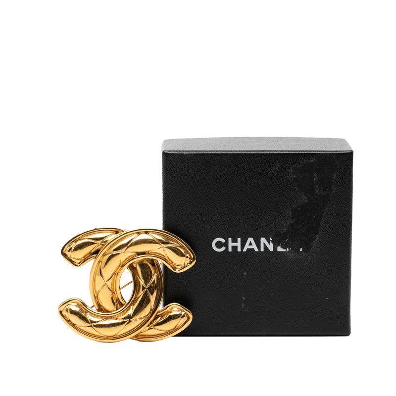 Chanel Quilted CC Logo Vintage Brooch Gold Plated — view 4