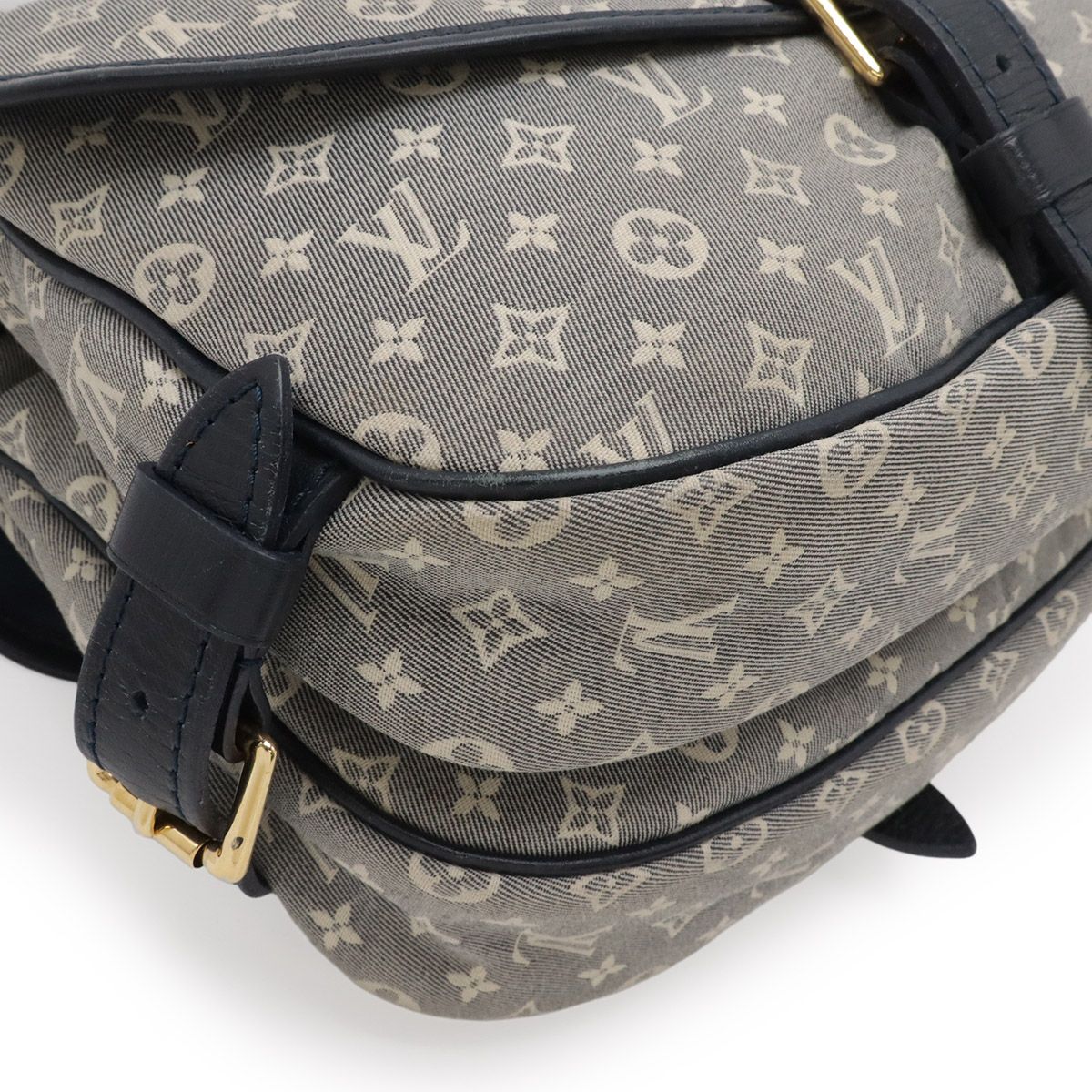 Louis Vuitton Monogram Idylle Saumur PM Shoulder Bag Crossbody Canvas Leather — view 3