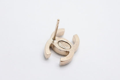 Chanel CC Logo Gold Glitter Earrings Metal — view 6