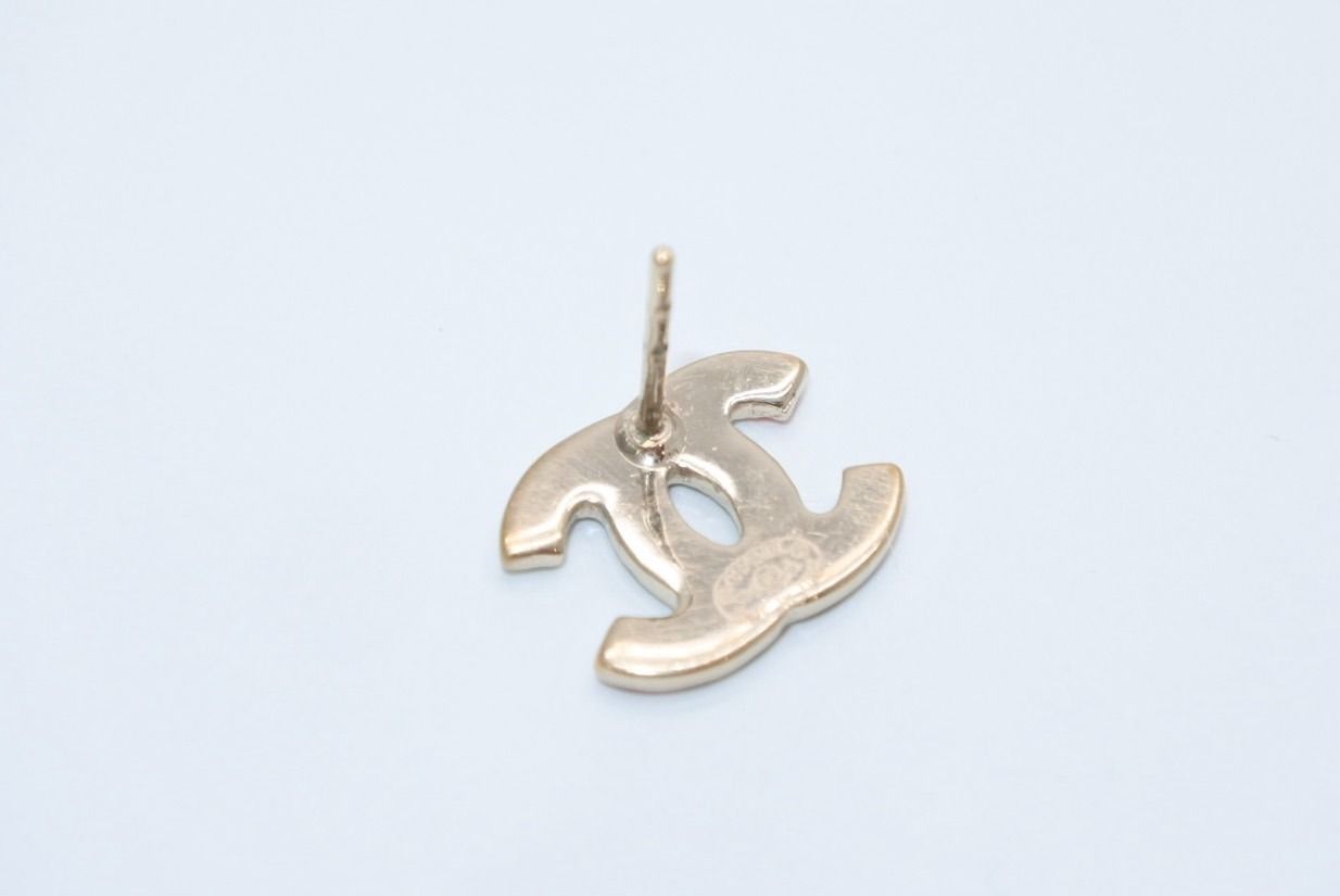 Chanel CC Logo Earrings 04 Color Stone Metal Gold Plated Multicolor — view 3