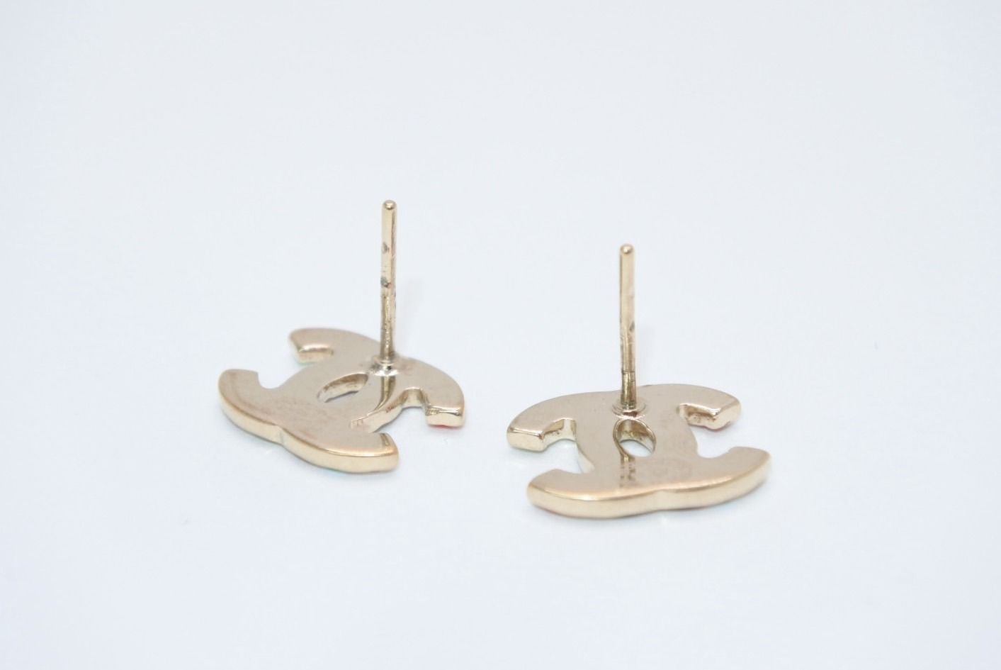 Chanel CC Logo Earrings 04 Color Stone Metal Gold Plated Multicolor — view 4