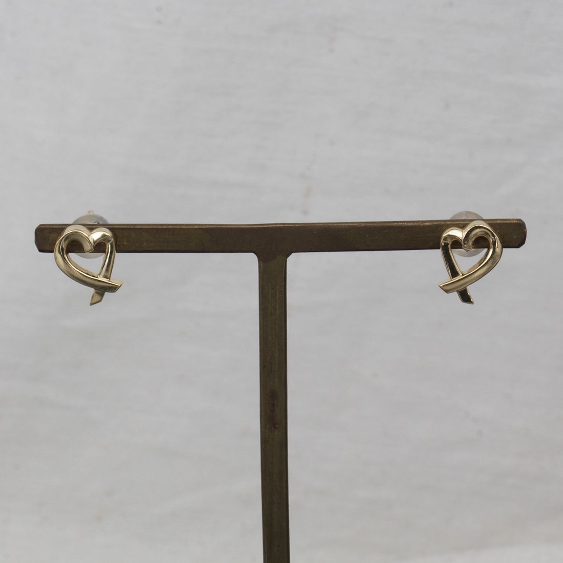 Tiffany & Co. Loving Heart Single Earring 18K Yellow Gold Back — view 4