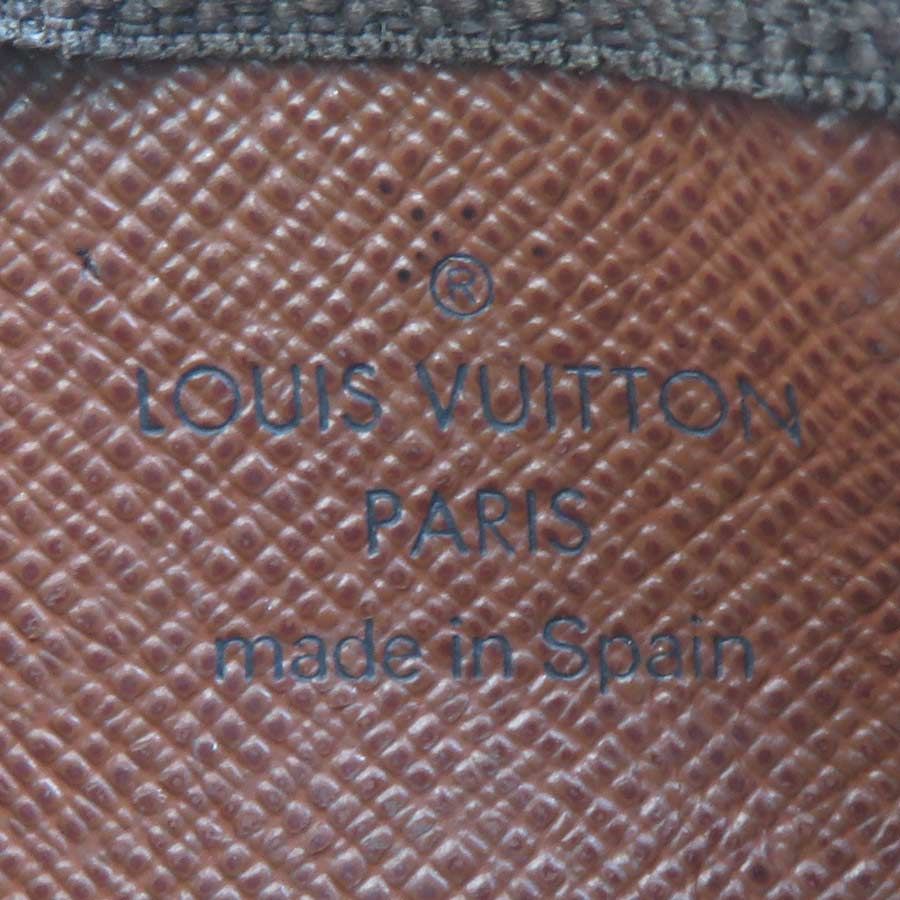 Louis Vuitton Key Case Monogram Pochette Cles Holder — view 7