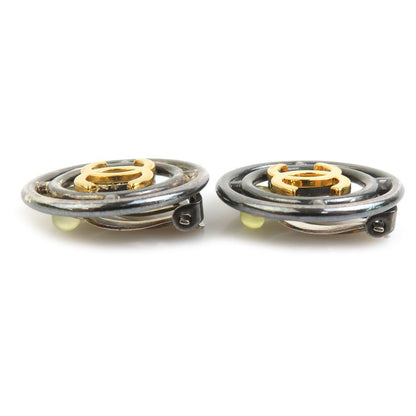 Chanel Earrings CC Logo — view 2