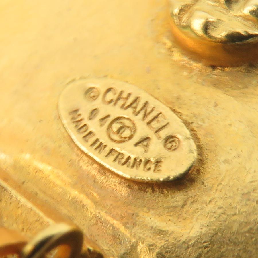Chanel Earrings CC Logo Gold Off-white — view 8