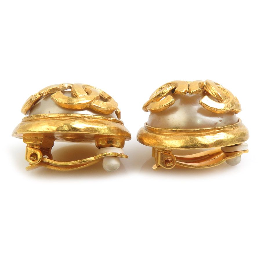Chanel Earrings CC Logo Gold Off-white — view 3