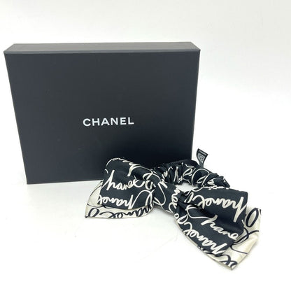 Chanel Scrunchie All Over Pattern Bicolor Ribbon Silk Black — view 5
