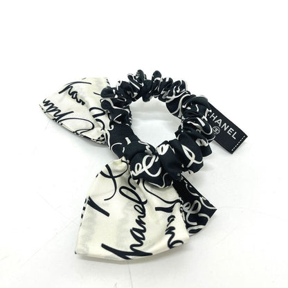 Chanel Scrunchie All Over Pattern Bicolor Ribbon Silk Black — view 2