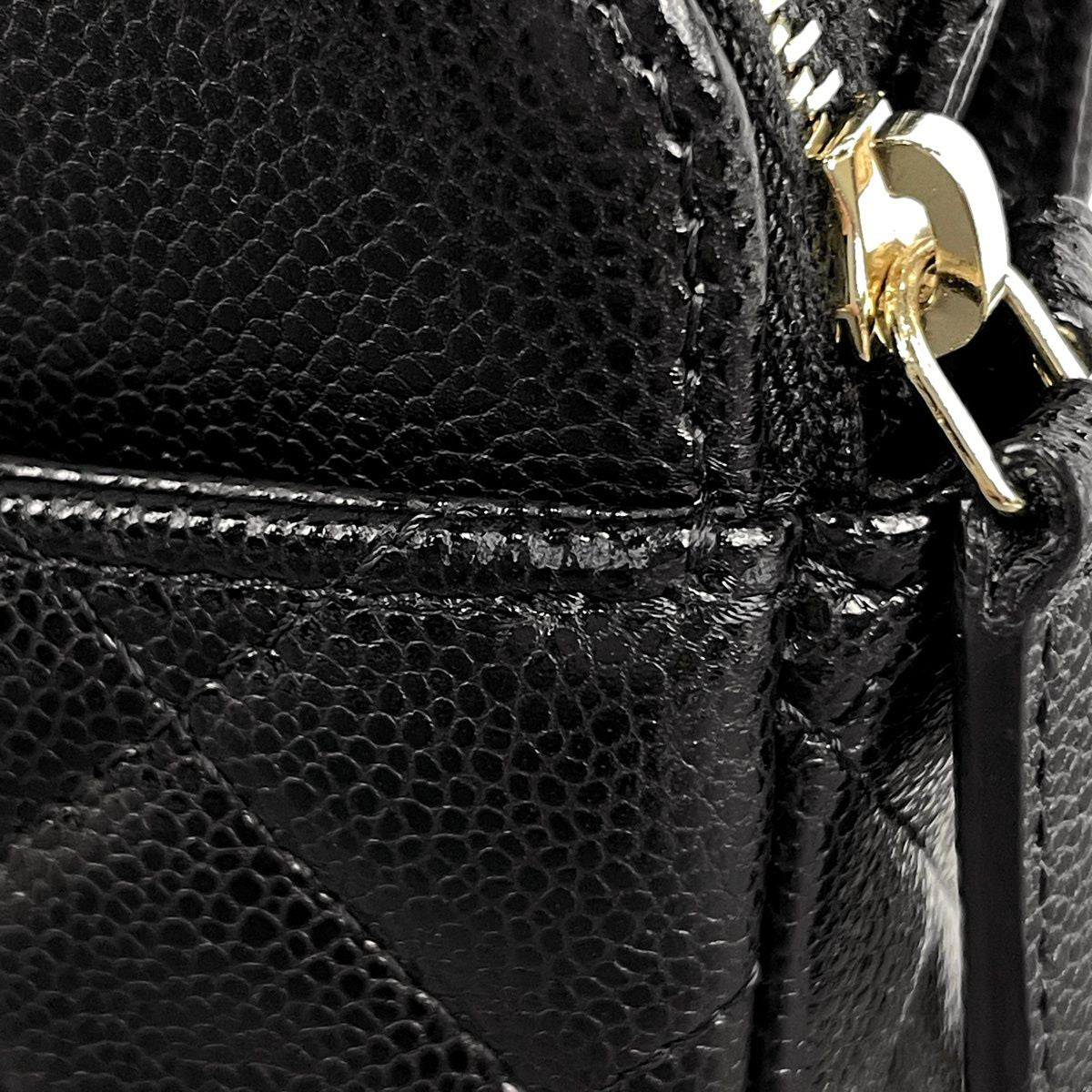Chanel CC Logo Chain Wallet Quilted Caviar Leather Black — view 7