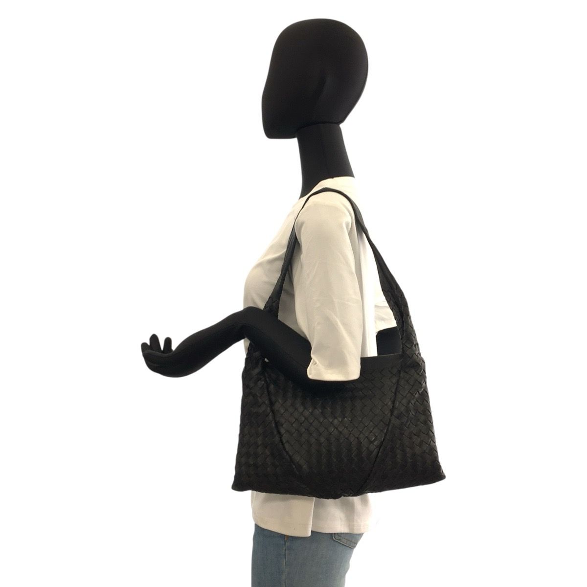 Bottega Veneta Black Leather Shoulder Bag — view 7