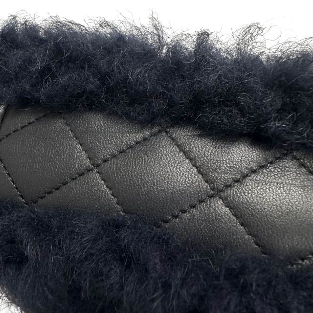 Chanel Shearling Fur Lambskin Gold CC Logo Quilted Chain Shoulder Bag Navy — view 5
