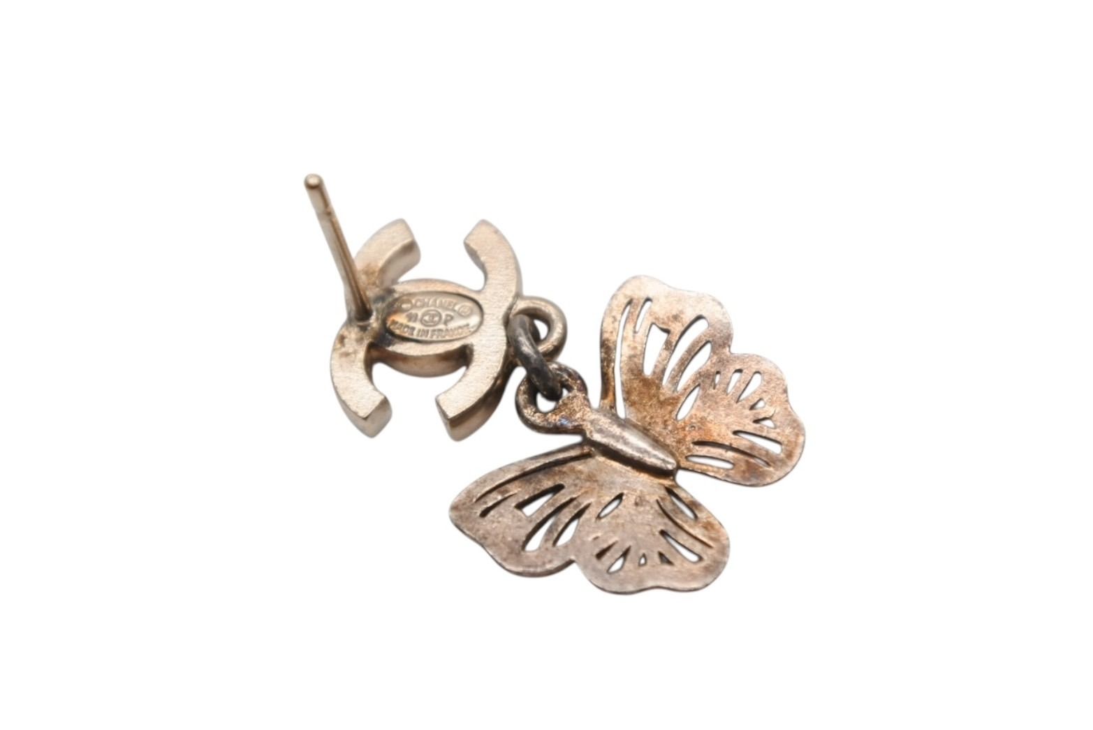 Chanel Rhinestone CC Logo Butterfly Earrings 11 Metal Gold — view 6