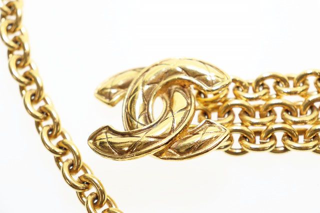 Chanel CC Logo Quilted Chain Belt Vintage Gold — view 3