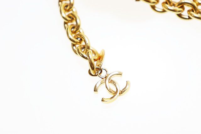 Chanel CC Logo Quilted Chain Belt Vintage Gold — view 4