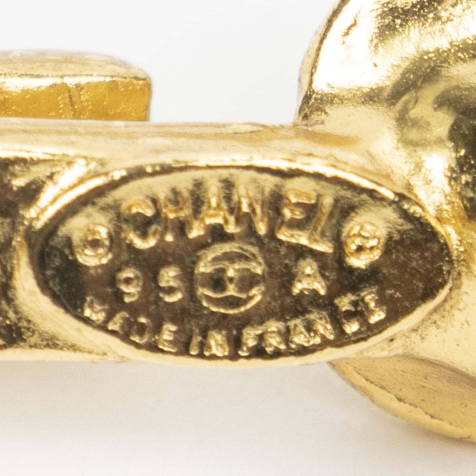 Chanel CC Logo Pendant Necklace Gold Plated — view 4