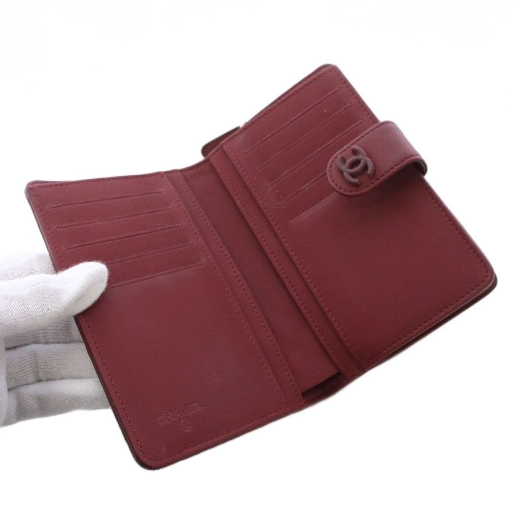 Chanel Quilted Lambskin Bifold Wallet CC Logo Bordeaux — view 5
