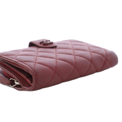 Chanel Quilted Lambskin Bifold Wallet CC Logo Bordeaux — view 4