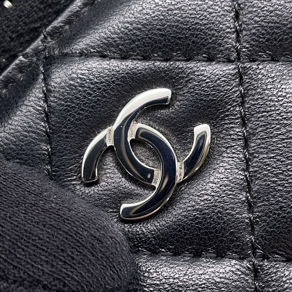 Chanel Wallet Quilted Classic Long Zip CC Logo Lambskin — view 8