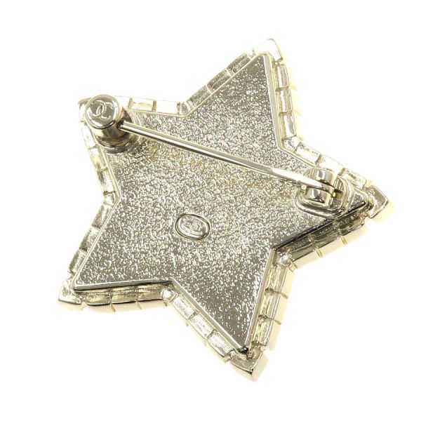 Chanel Brooch Gold Plated — view 3